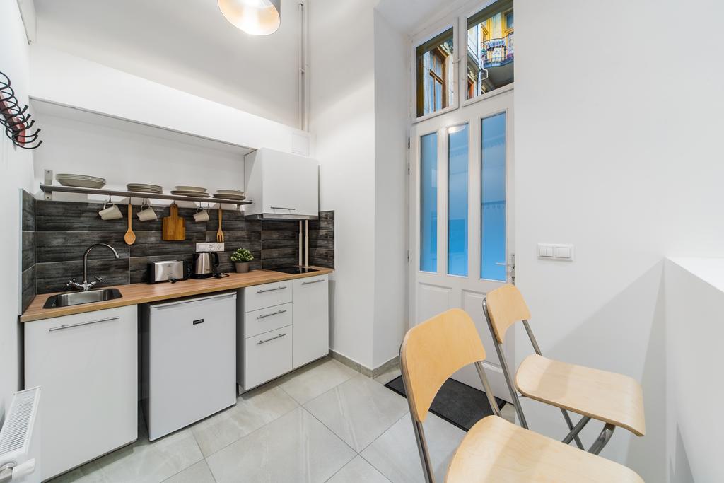 Astoria Airconed Apartments Budapest Ngoại thất bức ảnh